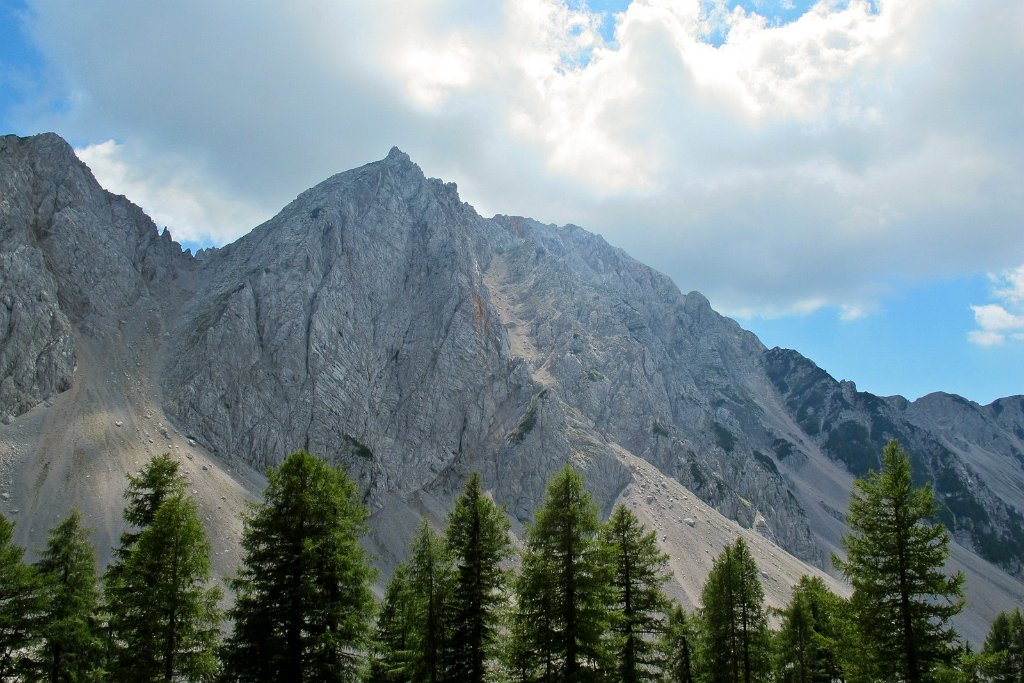 85 daneben die Klagenfurter Spitze 2103 m.jpg